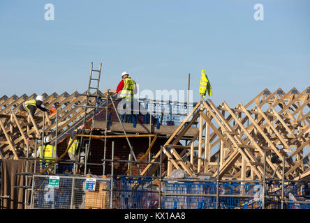 Überdachung der neuen Häuser in Grantham, Lincolnshire, England, Großbritannien Stockfoto