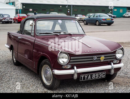 Triumph Herald 13/60 Convertibleproduced von August 1967 bis Mai 1971 - Insgesamt 16091 gefertigt. Stockfoto