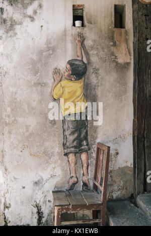 Street Art von Ernest Zacharevic in Georgetown, Penang, Malaysia. Stockfoto