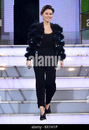 London, Großbritannien. 05 Jan, 2018. Moderator Emma Willis während der Celebrity Big Brother's Männer starten in Elstree Studios in Borehamwood, Hertfordshire. Credit: Gtres Información más Comuniación auf Linie, S.L./Alamy leben Nachrichten Stockfoto