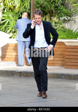 Beverly Hills, Vereinigte Staaten. 05 Jan, 2018. Hugh Grant verlassen des AFI-Award Mittagessen im Four Seasons Hotel in Beverly Hills. Am Januar 05, 2018 Credit: Gtres Información más Comuniación auf Linie, S.L./Alamy leben Nachrichten Stockfoto