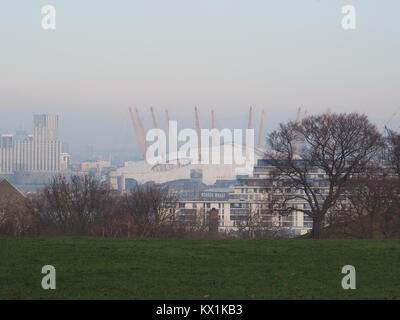 Greenwich, London, UK. 6. Januar, 2018. UK Wetter: kalt, jedoch angenehmen Tag in Greenwhich mit sonnigen Abschnitten nach einigen frühen Morgennebel. Credit: James Bell/Alamy leben Nachrichten Stockfoto