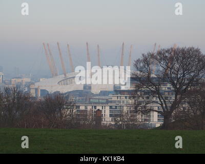 Greenwich, London, UK. 6. Januar, 2018. UK Wetter: kalt, jedoch angenehmen Tag in Greenwhich mit sonnigen Abschnitten nach einigen frühen Morgennebel. Credit: James Bell/Alamy leben Nachrichten Stockfoto