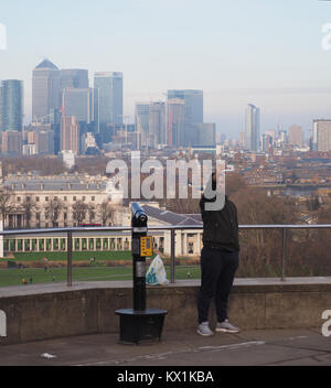 Greenwich, London, UK. 6. Januar, 2018. UK Wetter: kalt, jedoch angenehmen Tag in Greenwhich mit sonnigen Abschnitten nach einigen frühen Morgennebel. Credit: James Bell/Alamy leben Nachrichten Stockfoto