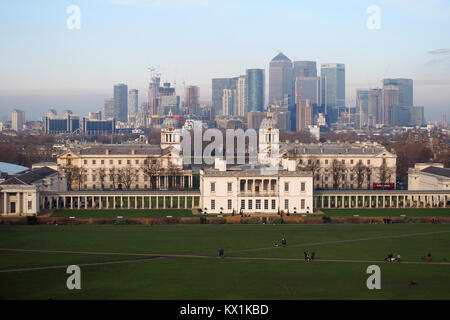 Greenwich, London, UK. 6. Januar, 2018. UK Wetter: kalt, jedoch angenehmen Tag in Greenwhich mit sonnigen Abschnitten nach einigen frühen Morgennebel. Credit: James Bell/Alamy leben Nachrichten Stockfoto