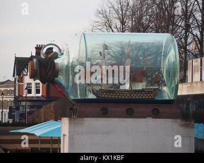 Greenwich, London, UK. 6. Januar, 2018. UK Wetter: kalt, jedoch angenehmen Tag in Greenwhich mit sonnigen Abschnitten nach einigen frühen Morgennebel. Credit: James Bell/Alamy leben Nachrichten Stockfoto