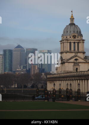 Greenwich, London, UK. 6. Januar, 2018. UK Wetter: kalt, jedoch angenehmen Tag in Greenwhich mit sonnigen Abschnitten nach einigen frühen Morgennebel. Credit: James Bell/Alamy leben Nachrichten Stockfoto