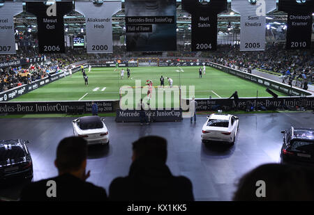 Sindelfingen, Deutschland. 06 Jan, 2018. Hallenuebersicht Glaspalast Sindelfingen. GES/Fussball/Mercedes-Benz JuniorCup 2018, Sindelfingen, 06.01.2018 Fußball: Mercedes-Benz Hallenturnier JuniorCup 2018, Sindelfingen, Deutschland. | Verwendung der weltweiten Kredit: dpa/Alamy leben Nachrichten Stockfoto