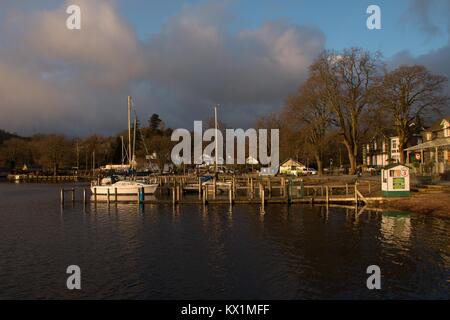 Waterhead Bay, Ambleside, Lake Windermere, Cumbria, 6. Januar 2018, am späten Nachmittag Sonnenuntergang, der Sonnenuntergang über dem See Windermere Credit: David Billinge/Alamy leben Nachrichten Stockfoto