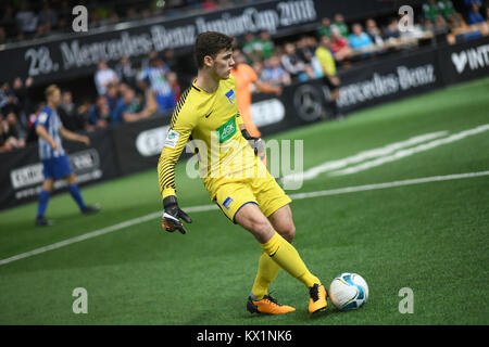 Sindelfingen, Deutschland. 06 Jan, 2018. Hauptturnier/Profiturnier. GES/Fussball/Mercedes-Benz JuniorCup 2018, Sindelfingen, 06.01.2018 Fußball: Mercedes-Benz Hallenturnier JuniorCup 2018, Sindelfingen, Deutschland. | Verwendung der weltweiten Kredit: dpa/Alamy leben Nachrichten Stockfoto