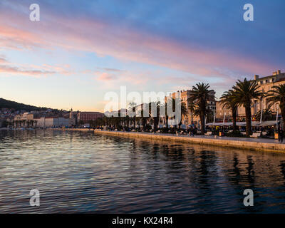 Split, Kroatien - 30. Dezember 2017 - Split, Kroatien an einem schönen Nachmittag bei Sonnenuntergang. Stockfoto