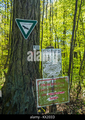 BLAUBEUREN, Deutschland, 05.Mai 2017, Deutsche Zeichen "bannwald" Stockfoto