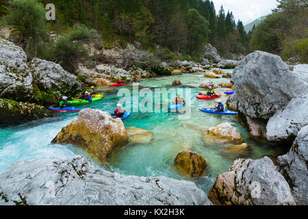 Kajak, Fluss Soca, Soca Tal, die Julischen Alpen, Gemeinde Bovec, Slowenien, Europa Stockfoto