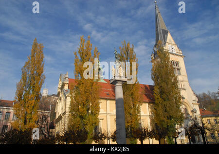 Kirche von St. James im Herbst, Ljubljana, Slowenien Stockfoto