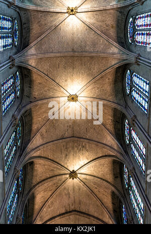 Die Kuppel ist eine der ältesten Kathedralen in Europa ist die Kathedrale von Notre Dame. Frankreich. Stockfoto