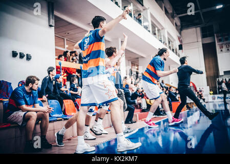 Dezember 9, 2017: Steaua Bukarest Spieler während der LNBM - Men's National Basketball League Spiel zwischen CSM Steaua Bukarest und U BT Cluj Napoca im Sala Regimentul de Garda "ihai Viteazul", Bukarest, Rumänien ROU. Copyright: Cronos/Catalin Soare Stockfoto