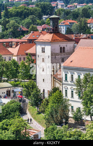 Die Lotršèak-Tower ist ein ehemaliges Stadttor in der Oberen Stadt (Gornji Grad). Es ist eines der Wahrzeichen von Zagreb, Kroatien, Europa Stockfoto