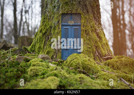 Märchen Haus im Baum Stockfoto