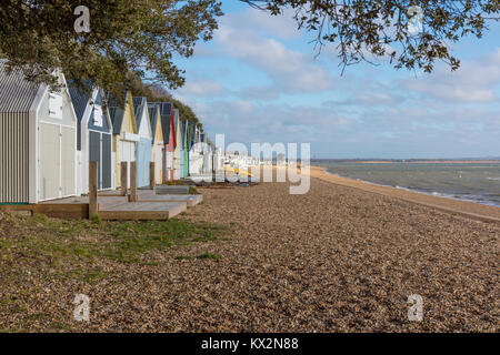 Badekabinen, Calshot, Solent, Southampton, Hampshire, England, Großbritannien Stockfoto