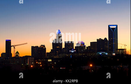 Charlotte, NC Uptown Skyline bei Sonnenaufgang Stockfoto