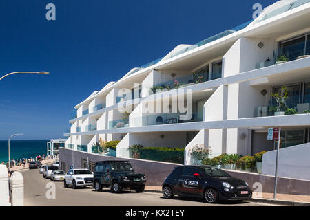 Luxus Apartments mit Blick auf den Bondi Beach, Sydney, Australien Stockfoto