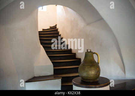 Ein abstraktes Bild einer alten Treppe Stockfoto