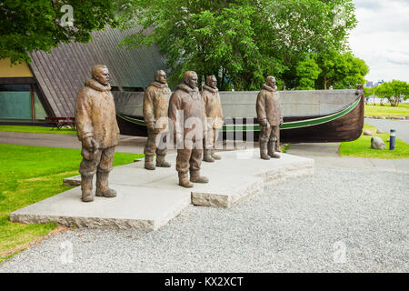 Roald Amundsen und seine Crew Monumente auf der Fram Museum, ein Museum der Norwegische Polarforschung. Fram Museum auf Bygdoy in Oslo, Norwegen. Stockfoto