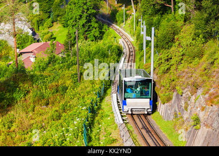 Floibanen ist eine Standseilbahn in Bergen, Norwegen. Floibanen läuft den Berg Floyen. Stockfoto