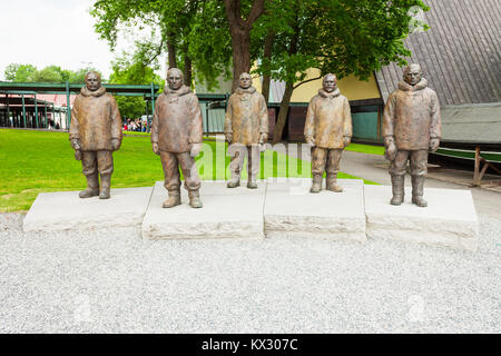 Roald Amundsen und seine Crew Monumente auf der Fram Museum, ein Museum der Norwegische Polarforschung. Fram Museum auf Bygdoy in Oslo, Norwegen. Stockfoto