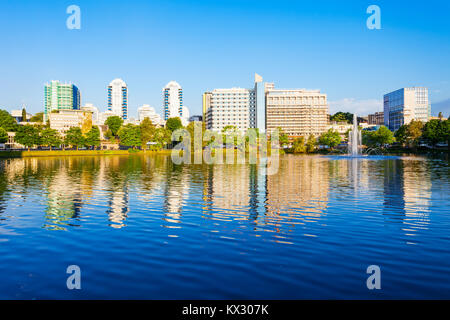 Breiavatnet kleiner See im Zentrum von Stavanger, Norwegen. Stavanger ist eine Stadt in Norwegen. Stockfoto