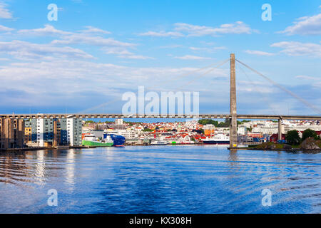 Stavanger Stadt Brücke oder Stavanger Bybru ist eine Schrägseilbrücke in Stavanger, Rogaland County in Norwegen Stockfoto