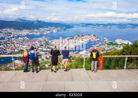 Mount Floyen Sicht in Bergen. Bergen ist eine Stadt und Gemeinde in Hordaland, Norwegen. Stockfoto