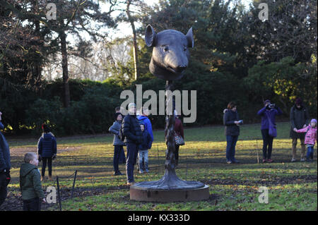Kreis der Tiere, Zodiac Köpfe von Ai Weiwei, in Yorkshire Sculpture Park, in der Nähe von Wakefield, West Yorkshire, UK. Stockfoto