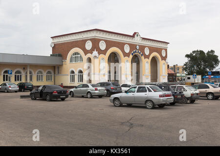 Jewpatoria, Republik Krim, Russland - Juli 19, 2017: Bahnhof und Bahnhof in Jewpatoria Stockfoto