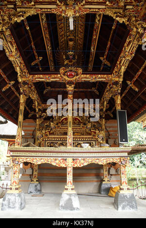 Im Inneren Tirta Empul in der Nähe von Ubud, Bali Stockfoto