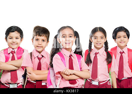 Happy Indian School Kids Mädchen und Jungen Studenten zusammen Stockfoto