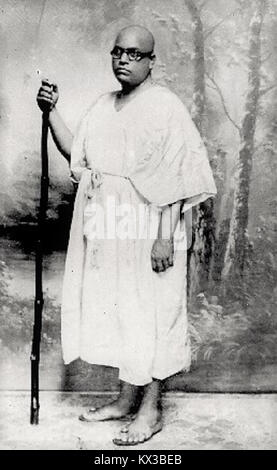 Dieses Foto zeigt Dr. Babasaheb Ambedkar, einen prominenten indischen Sozialreformer, als Bhikkhu (buddhistischer Mönch) nach dem Tod seiner ersten Frau Ramabai. Es spiegelt seine Transformation und spirituelle Reise im Jahr 1935 wider. Stockfoto