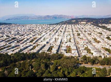 San Francisco Skyline Luftbild mit Golden Gate Bridge Stockfoto