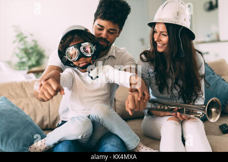 Bild der glücklichen Familie haben wundervolle Zeit zusammen Stockfoto