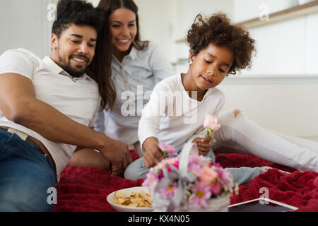 Bild der glücklichen Familie haben wundervolle Zeit zusammen Stockfoto