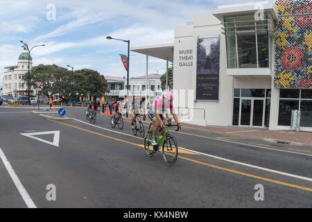 Mens Straße Rennen auf der Marine Parade in Napier, Neuseeland Stockfoto