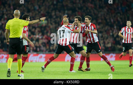 Bilbao, Spanien. 07 Jan, 2018. (16) Xabier Etxeita Gorritxategi während der spanischen La Liga Fußball Match zwischen Athletic Bilbao und Club Deportivo Alaves, an San Mames Stadium, in Bilbao, Nordspanien, Sonntag, Januar, 07, 2018. Credit: Gtres Información más Comuniación auf Linie, S.L./Alamy Live News Credit: Gtres Información más Comuniación auf Linie, S.L./Alamy leben Nachrichten Stockfoto