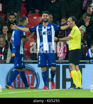 Bilbao, Spanien. 07 Jan, 2018. (4) Alexis ruano, (3) Ruben Duarte Laporte während der spanischen La Liga Fußball Match zwischen Athletic Bilbao und Club Deportivo Alaves, an San Mames Stadium, in Bilbao, Nordspanien, Sonntag, Januar, 07, 2018. Credit: Gtres Información más Comuniación auf Linie, S.L./Alamy Live News Credit: Gtres Información más Comuniación auf Linie, S.L./Alamy leben Nachrichten Stockfoto