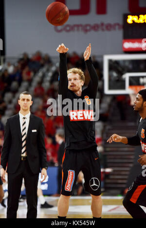 Bamberg, Deutschland. 7. Januar, 2017. Basketball - BBL - Brose Bamberg vs. Ratiopharm Ulm - im Bild: Pro GŸnther (RatiopharmÊUlm, #6) Foto: HMB Medien/Ryan Evans/Alamy leben Nachrichten Stockfoto