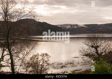 Mit Blick auf Loch Sunart aus Glennborrodale auf Ardnamurchan in Lochaber, Schottland. 24. Dezember 2017 Stockfoto