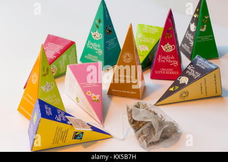 Bunte einzelnen Teebeutel noch Leben Stockfoto