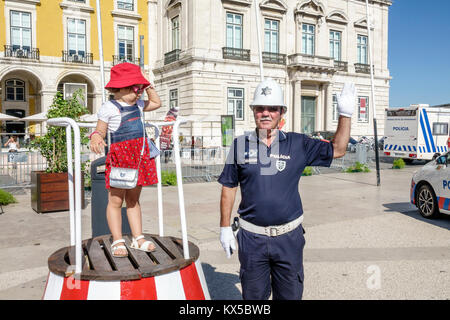 Lissabon Portugal, Baixa, historisches Zentrum, Terreiro do Paco, Praca do Comercio, Handelsplatz, Jubiläumsausstellung, Policia de Seguranca Publica, PSP, Publica Stockfoto