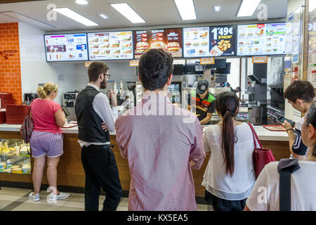 Coimbra Portugal, historisches Zentrum, Burger King, amerikanische Hamburger-Kette, Restaurant Restaurants Essen Essen Essen Essen gehen Cafe Cafés Bistro, Fast Food, Counte Stockfoto