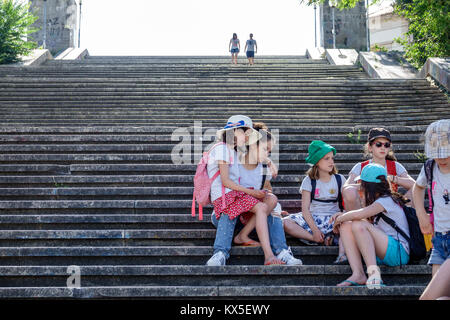 Coimbra Portugal, Universität von Coimbra, Universidade de Coimbra, Campus, Escadas Monumentais, monumentale Treppen, Mädchen, weibliche Kinder Kinder Kinder Kinder Stockfoto