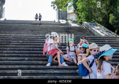 Coimbra Portugal, Universität von Coimbra, Universidade de Coimbra, Campus, Escadas Monumentais, monumentale Treppen, Mädchen, weibliche Kinder Kinder Kinder Kinder Stockfoto